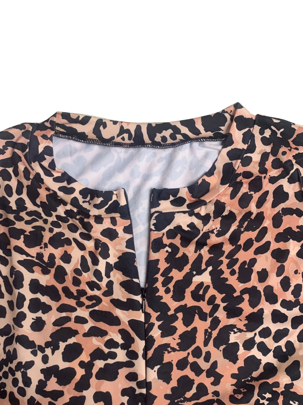 Savage Chic – V-Neck Leopard Romper