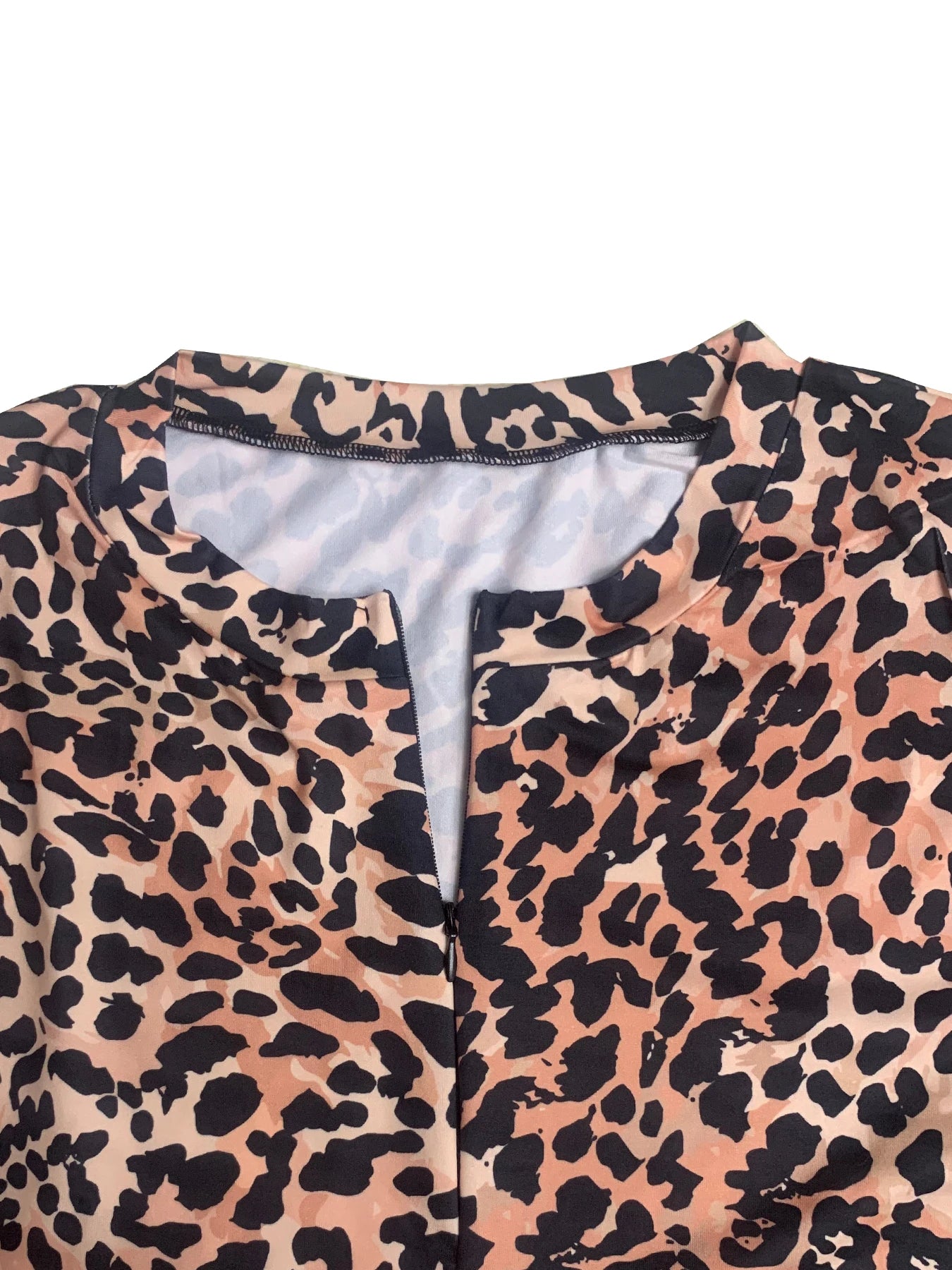 Savage Chic – V-Neck Leopard Romper