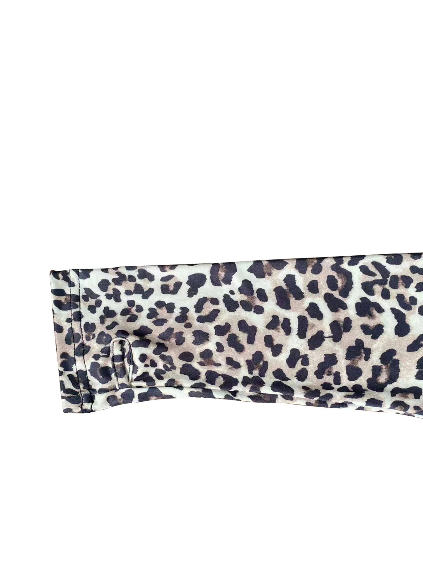 Savage Chic – V-Neck Leopard Romper