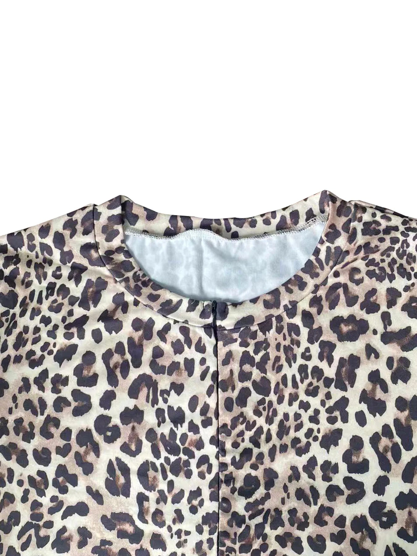 Savage Chic – V-Neck Leopard Romper