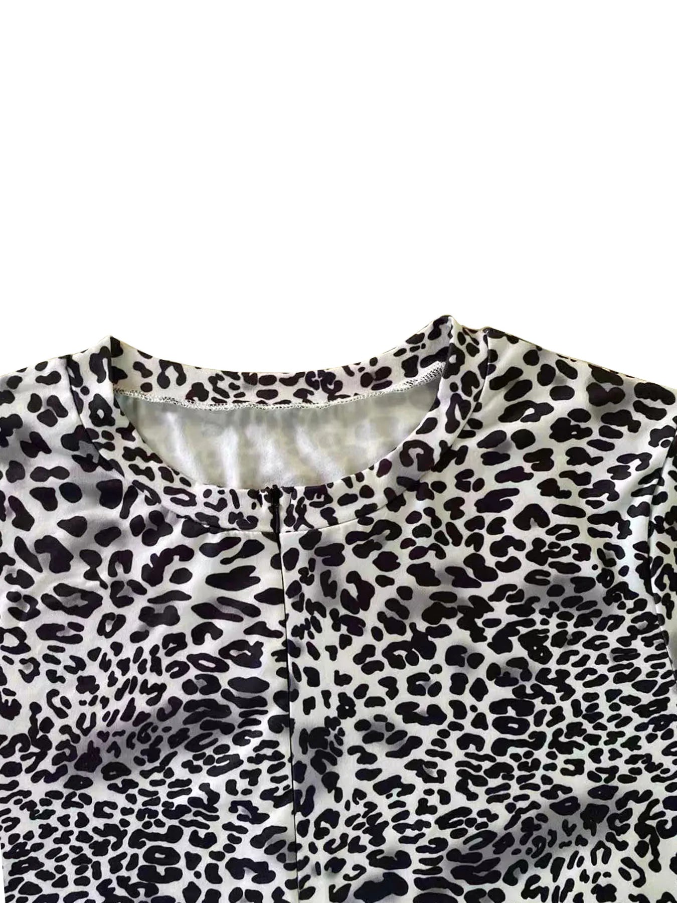 Savage Chic – V-Neck Leopard Romper