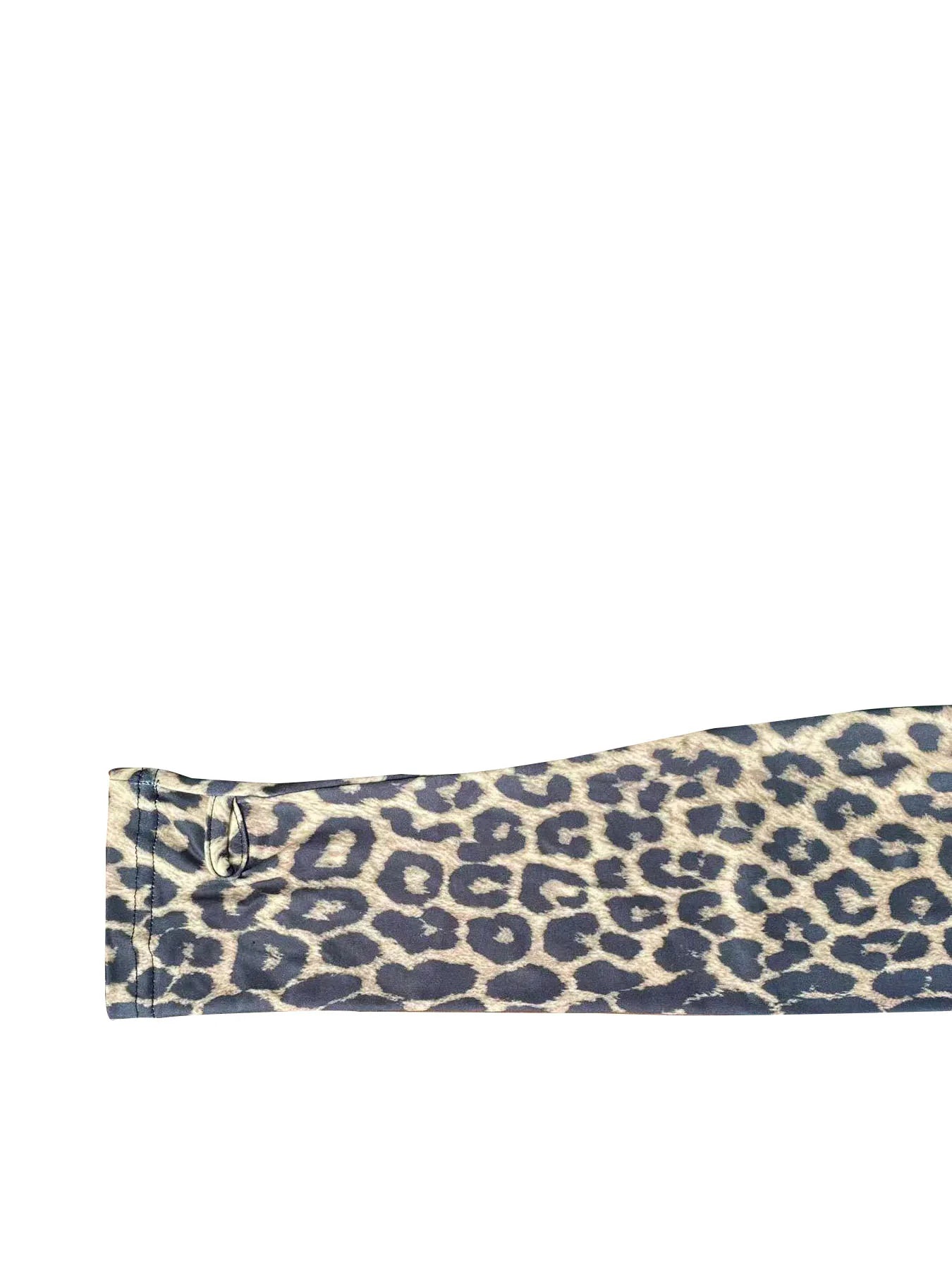 Savage Chic – V-Neck Leopard Romper