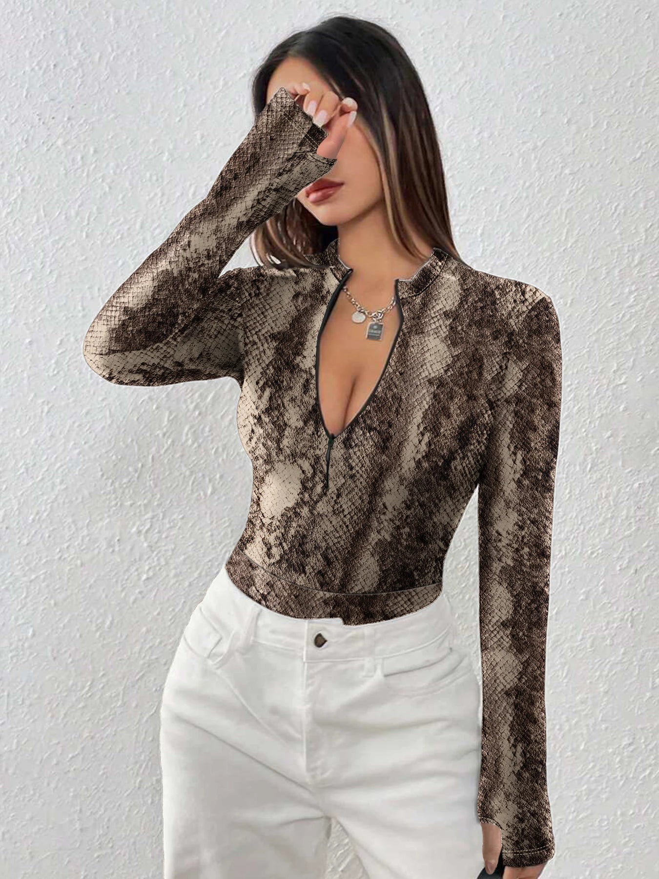 Savage Chic – V-Neck Leopard Romper
