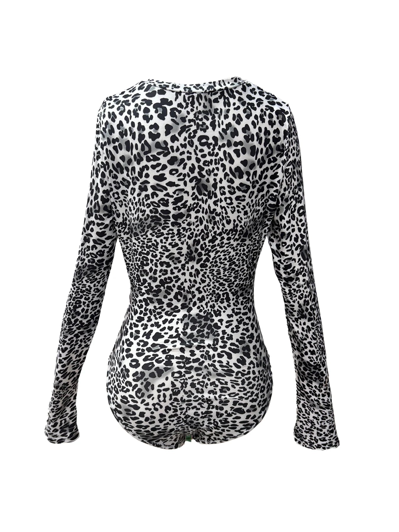 Savage Chic – V-Neck Leopard Romper