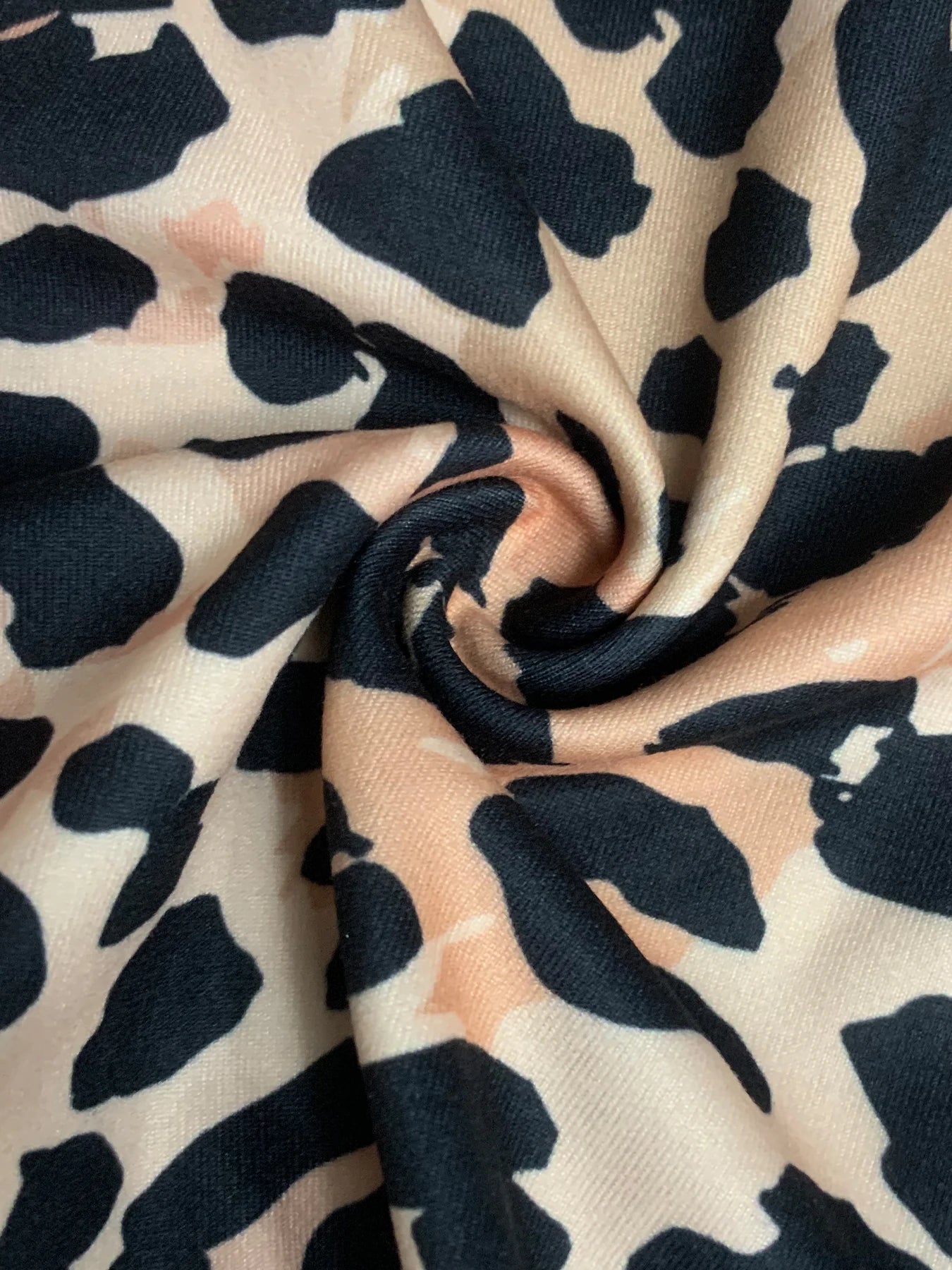 Savage Chic – V-Neck Leopard Romper